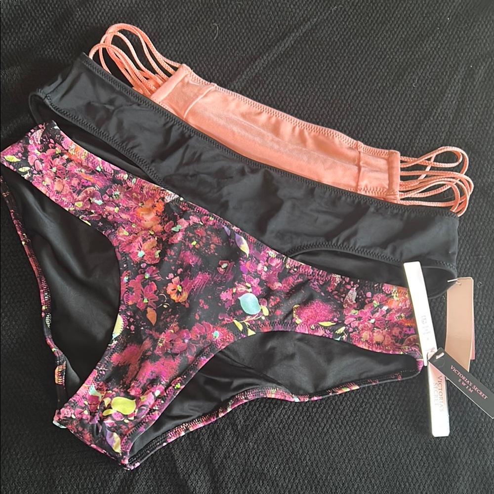 Bundle of 3 swimsuit bottoms